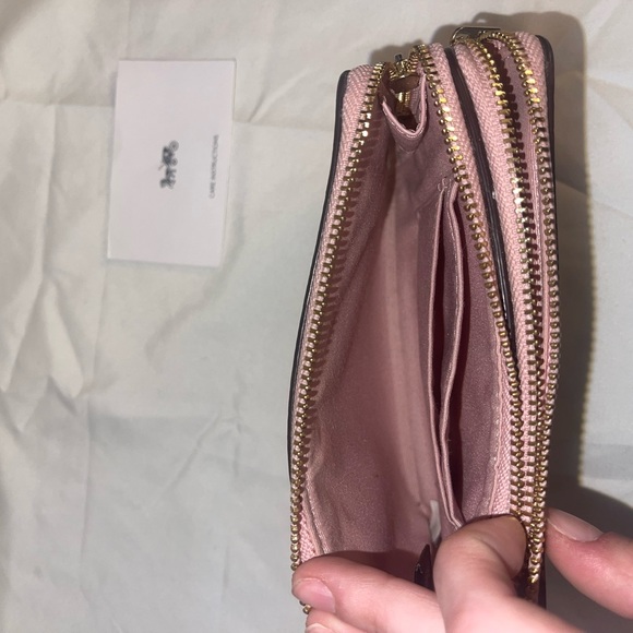 Vintage Coach khaki blossom wristlet. - Picture 6 of 7